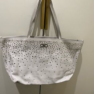 Beautiful, Decorated Salvatore Ferragamo Leather Zippered Tote - Ice Grey